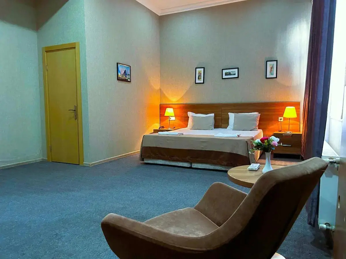 Отель The Family