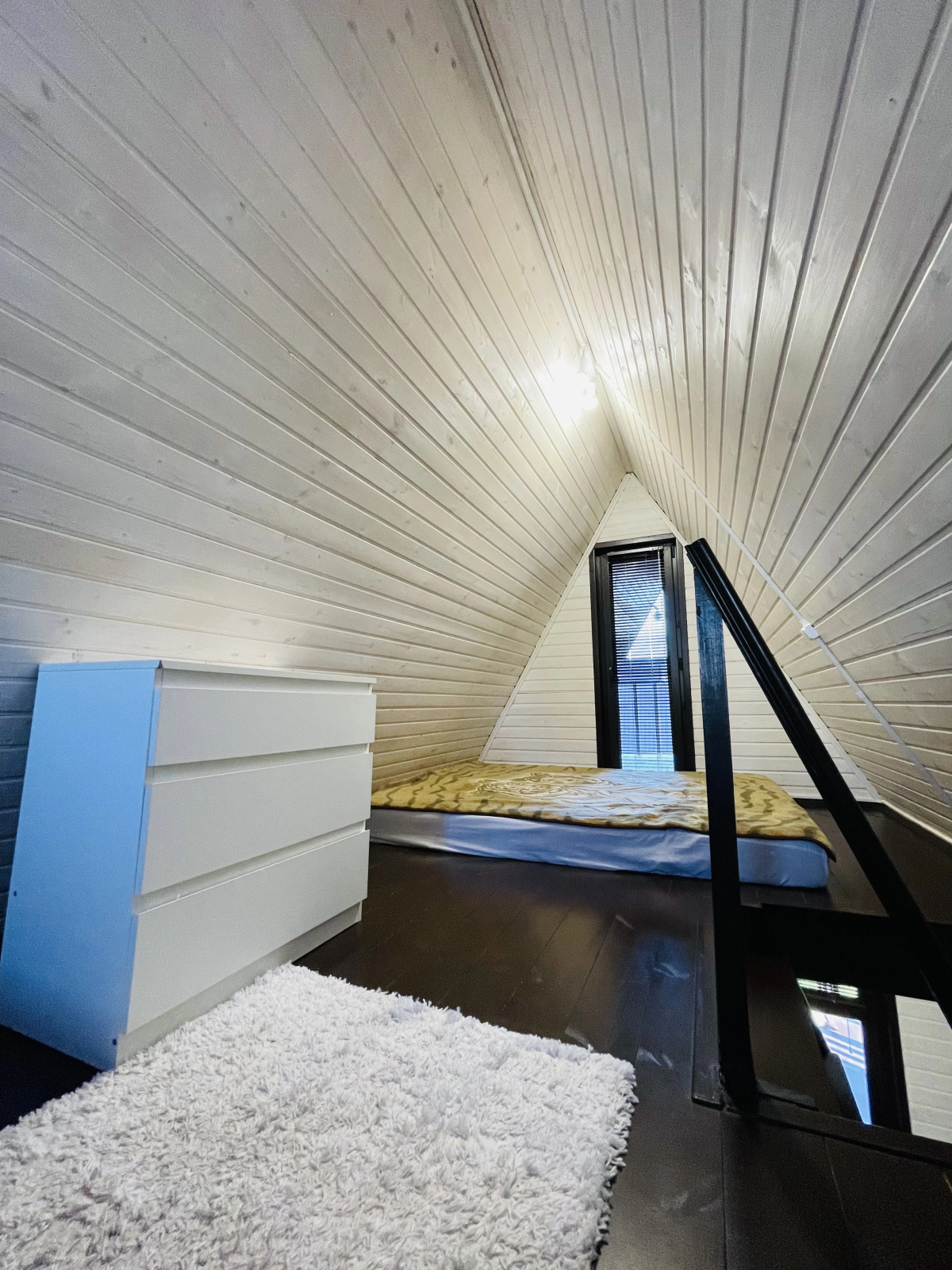 Частный дом на берегу залива Волги