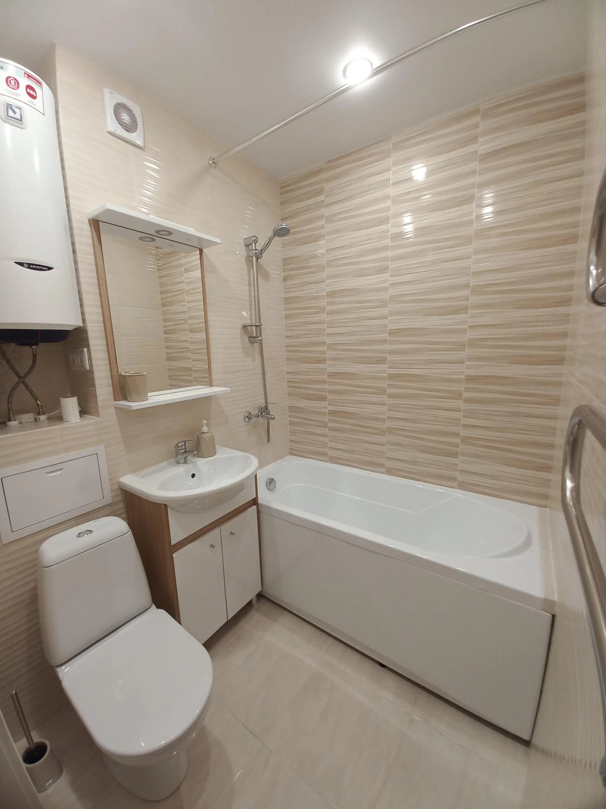 Квартира на Андрея Дементьева