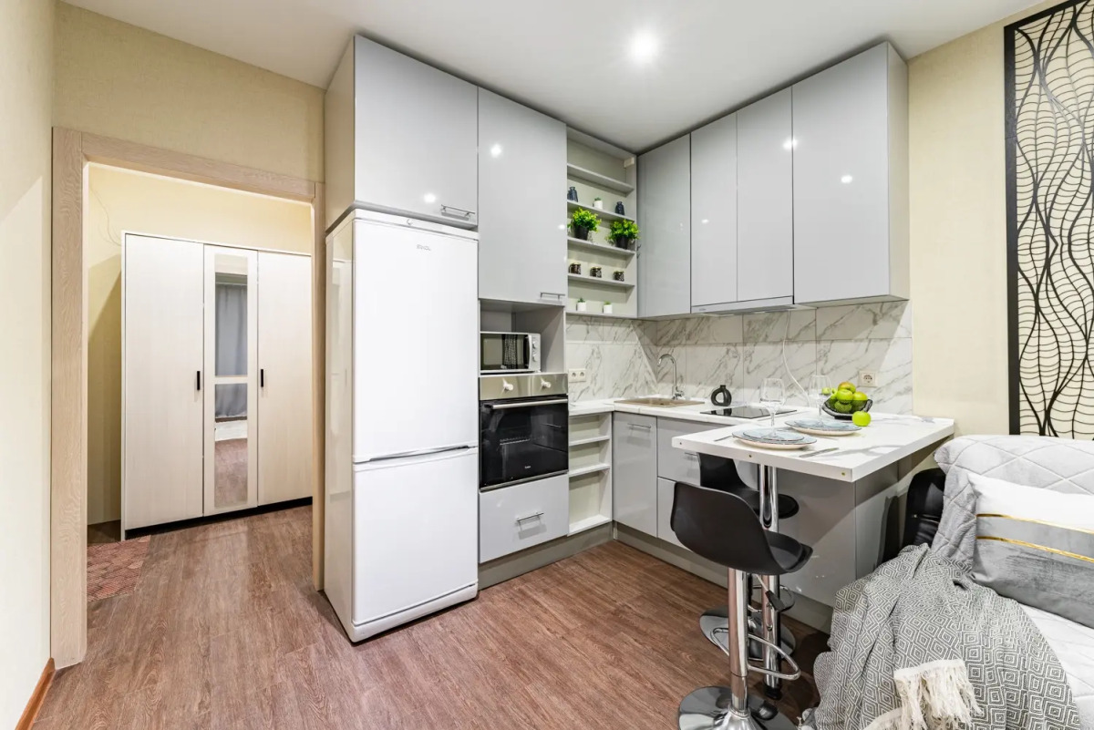 Апартаменты-студия возле метро Стахановская