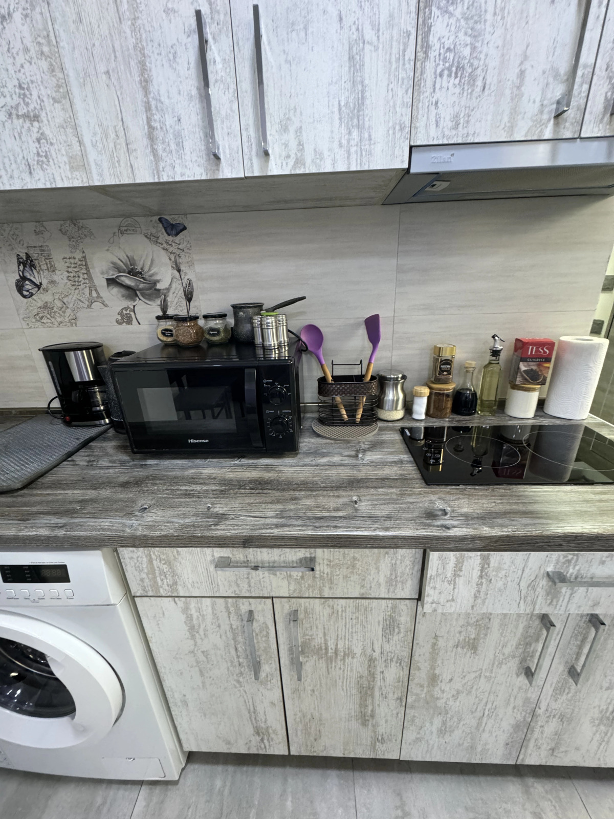 Апартаменты Modern and Comfortable Apartment