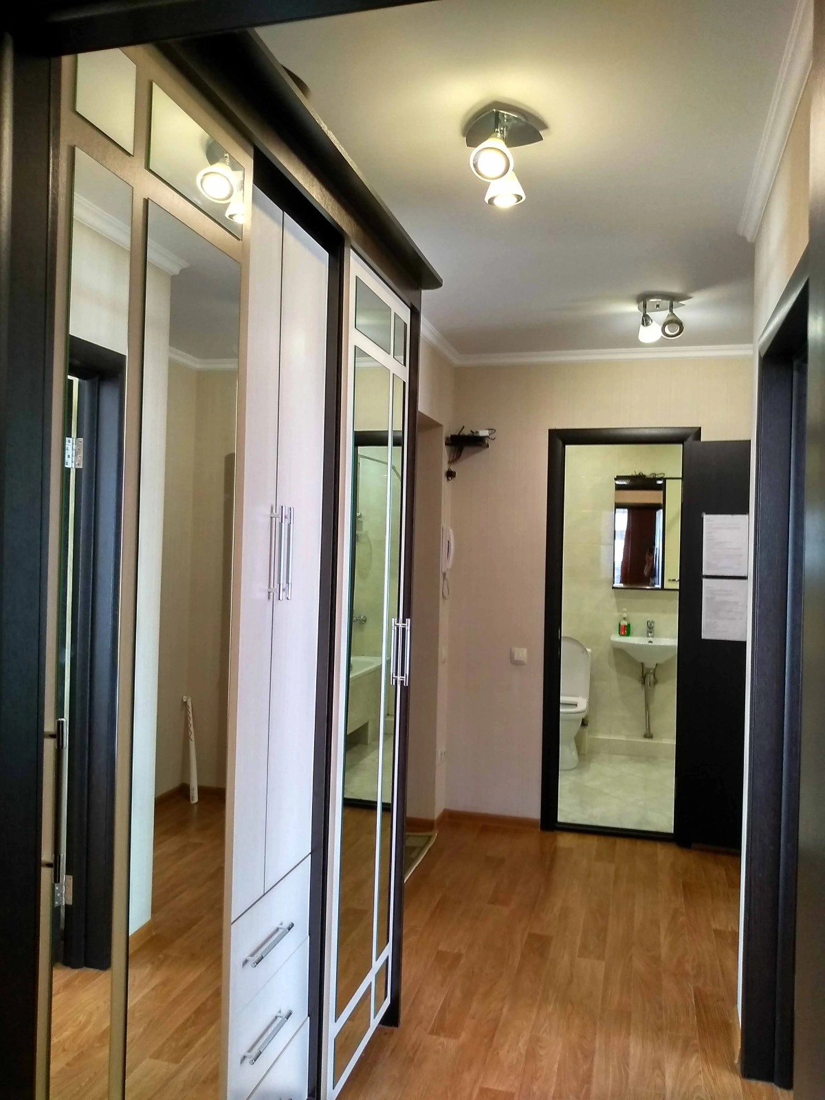 Квартира двухкомнатная на Маркова 8/2 с видом на залив