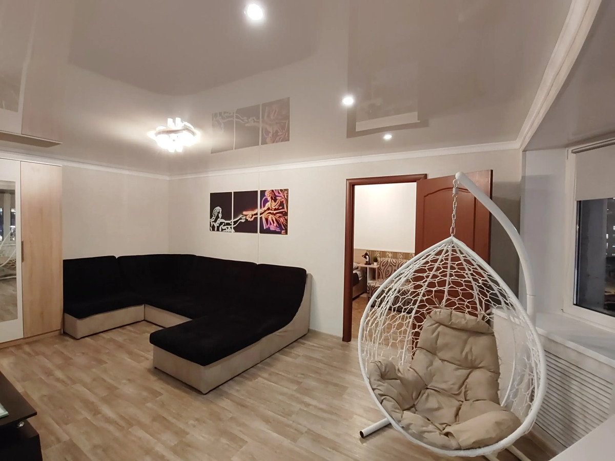 Квартира с Видом на Площадь Пять Углов