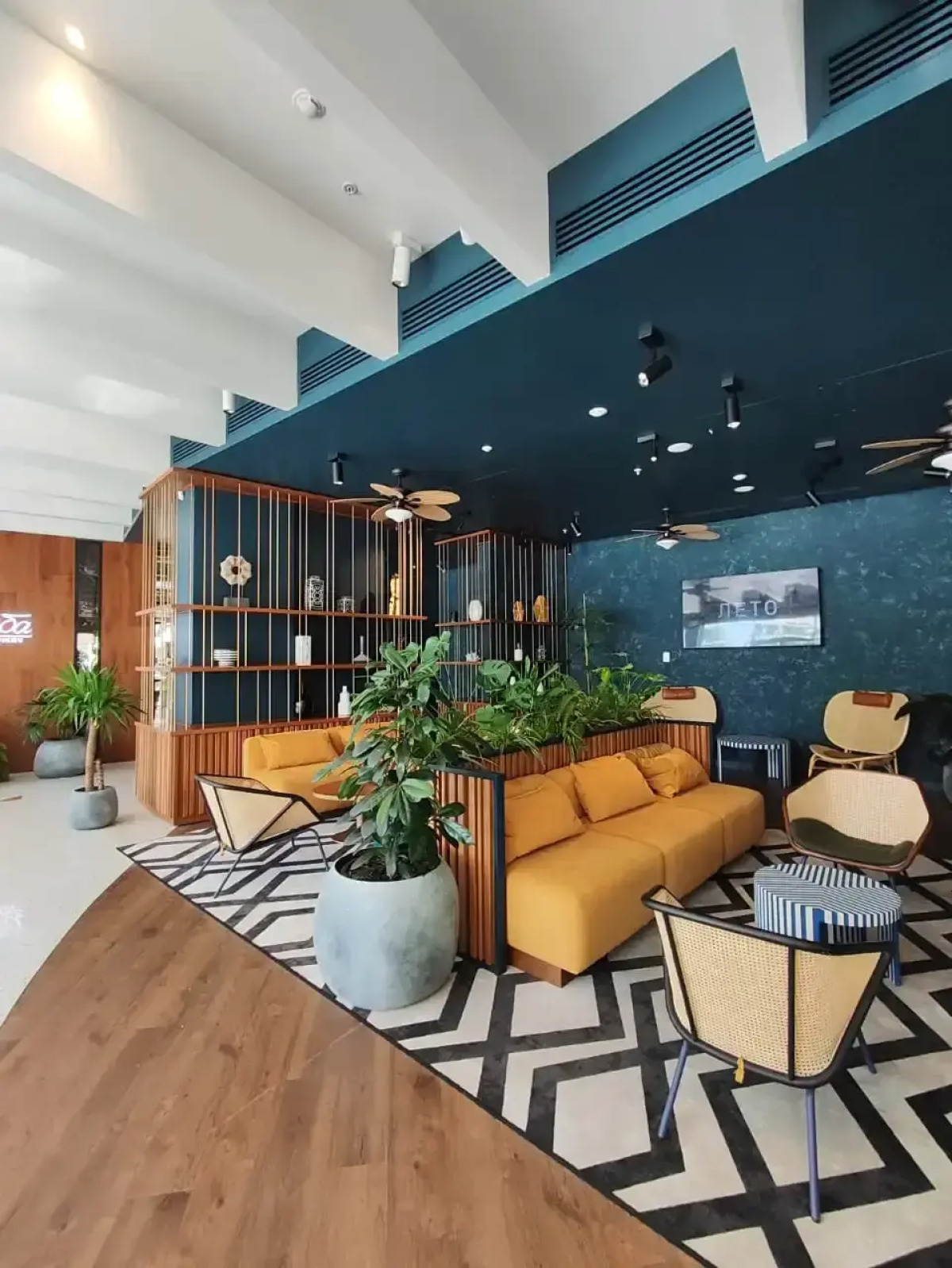 Апартаменты Дизайнерские с бассейном и морем вместимостью от 1 до 3 гостей от собственника