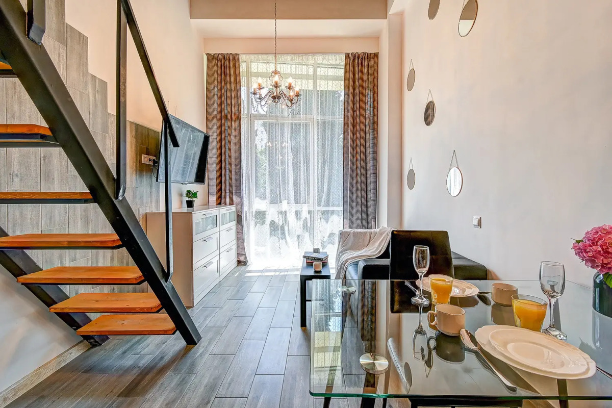 Апартаменты Loft в АК Миррор