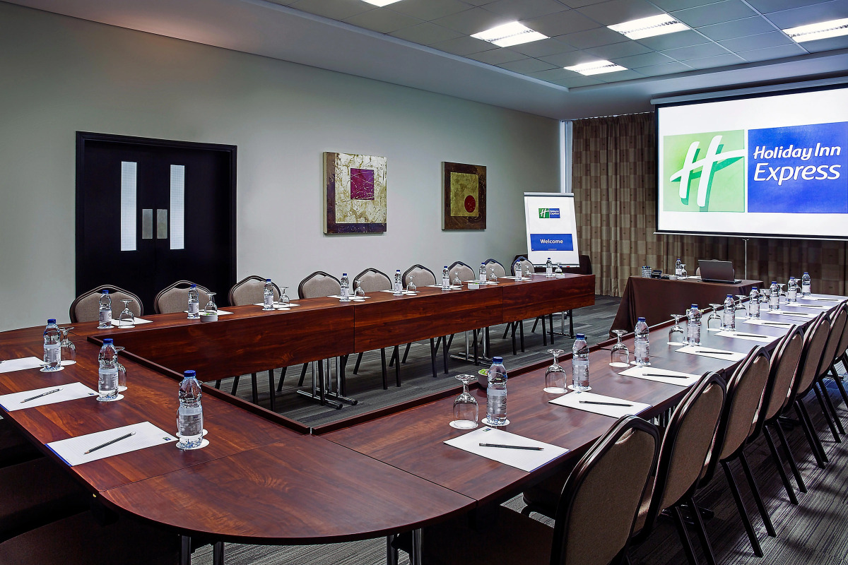 Holiday Inn Express Dubai Internet City an IHG Hotel