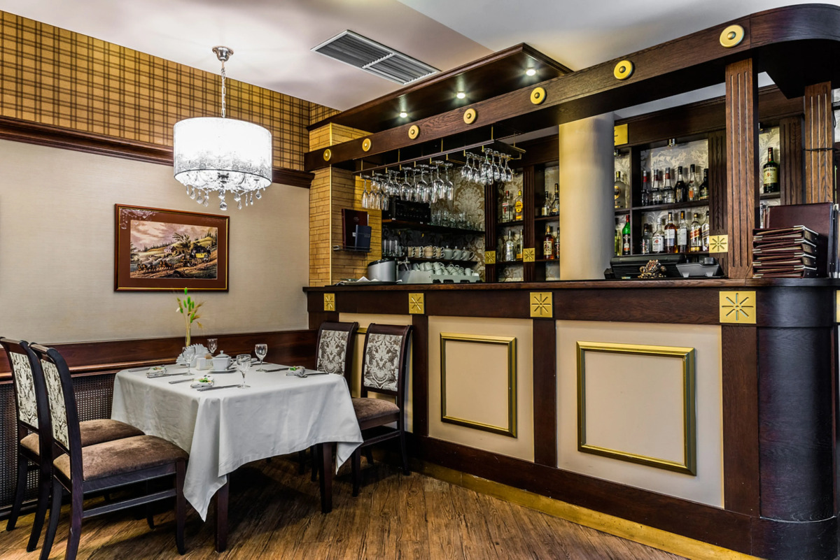 Отель Cronwell Inn Стремянная