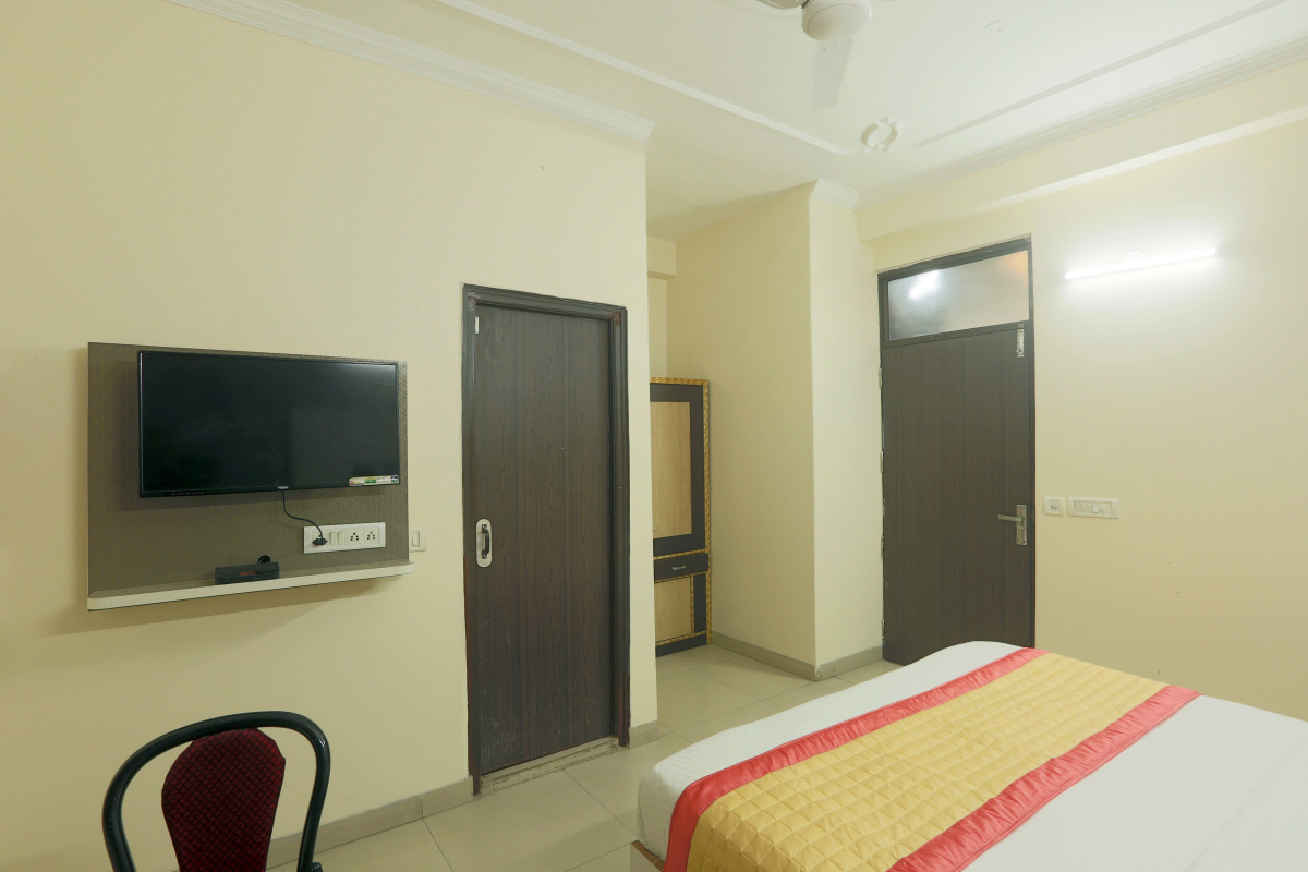 Отель Airport Mayank Residency