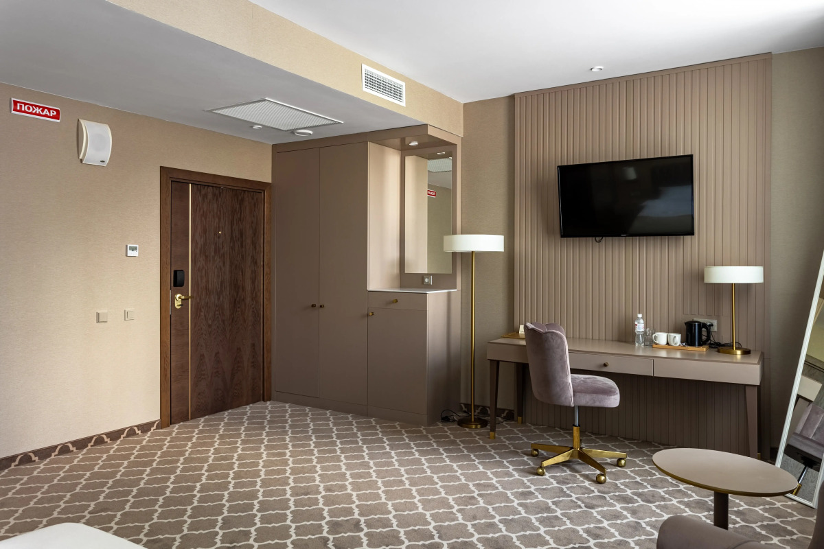 Отель Ирыстон