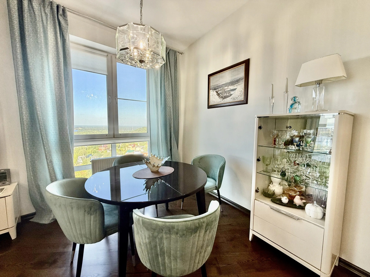 Квартира Волжский бриз Видовая 3-х комнатная на набережной в центре города