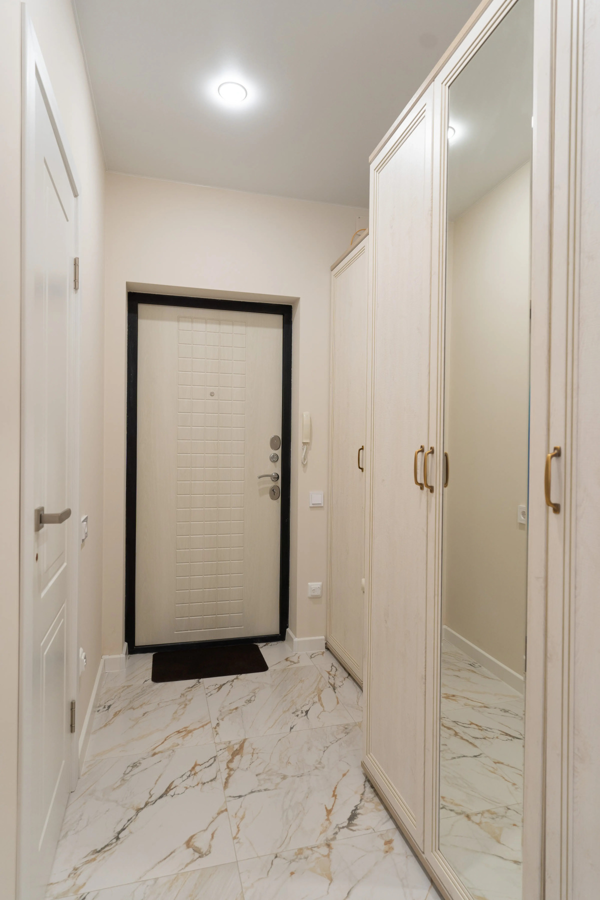 Апартаменты светлые и стильные от LetoApart