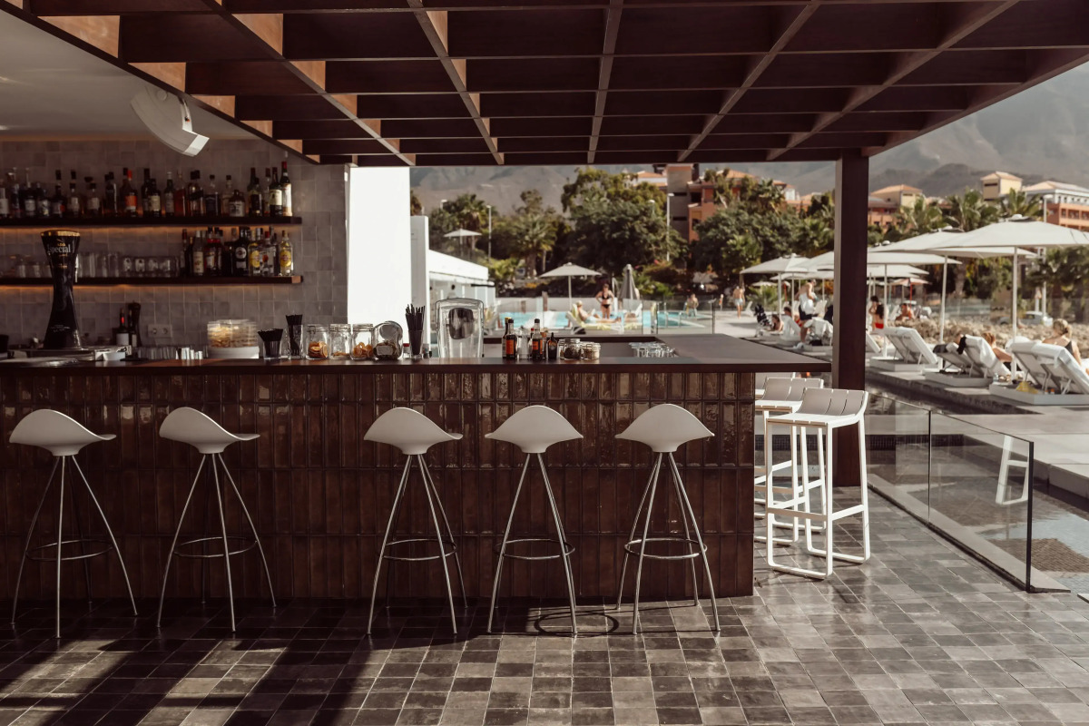 Отель Baobab Suites