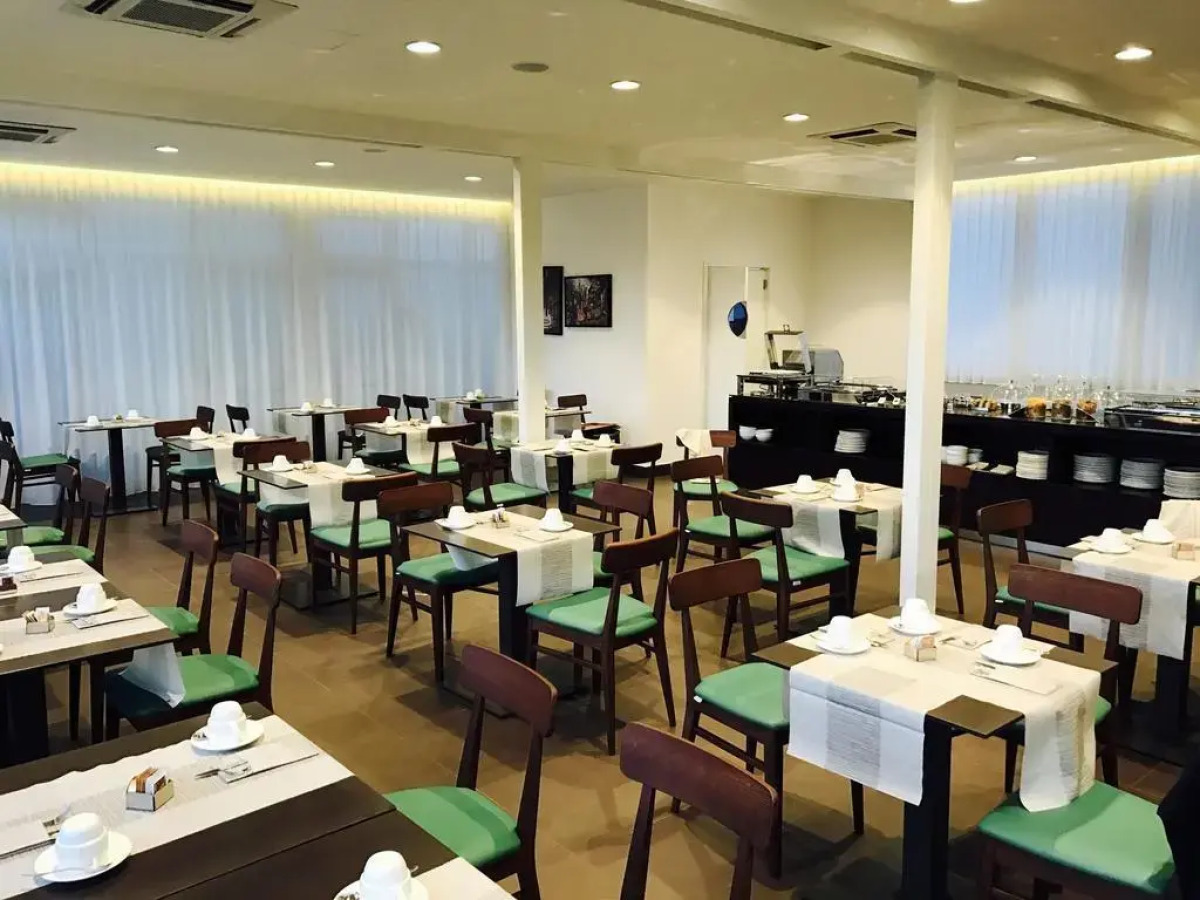 Отель Best Western Plus Hotel Plaza Napoli