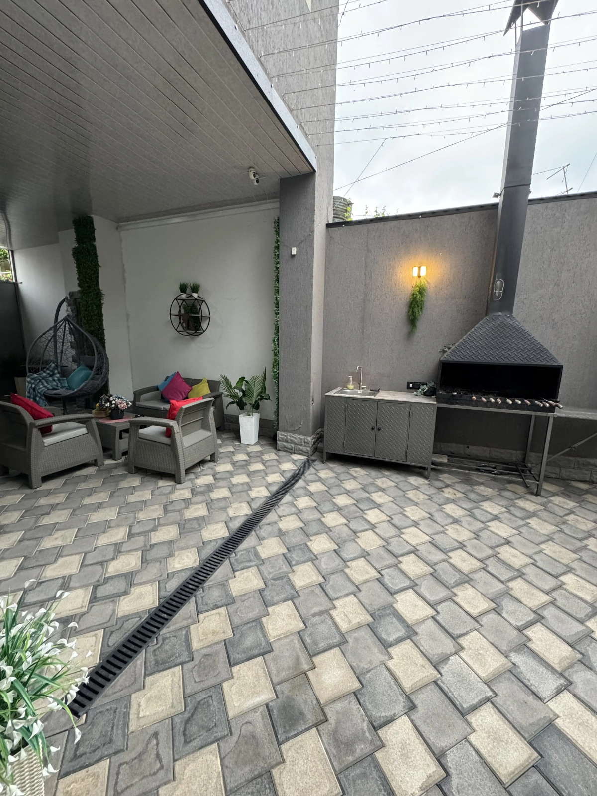 Апартаменты Modern and Comfortable Apartment