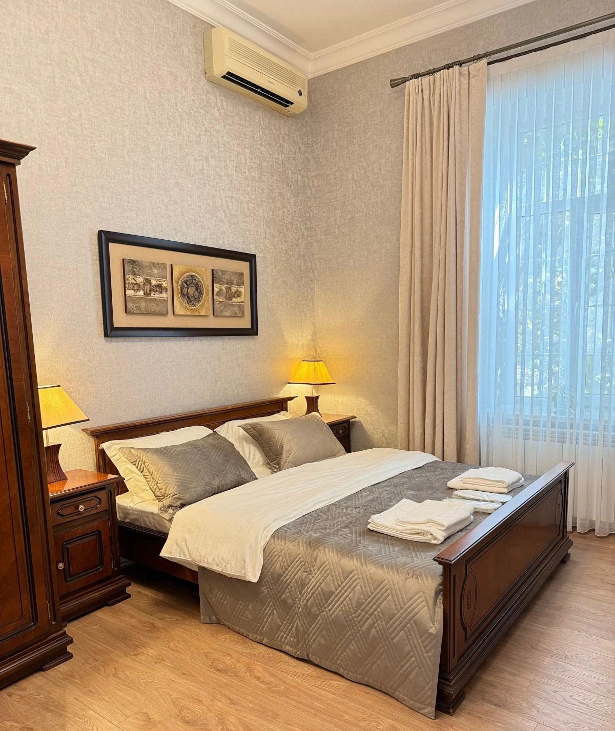 Апартаменты HISTORY 1888 Сentral Apartment & Excursions