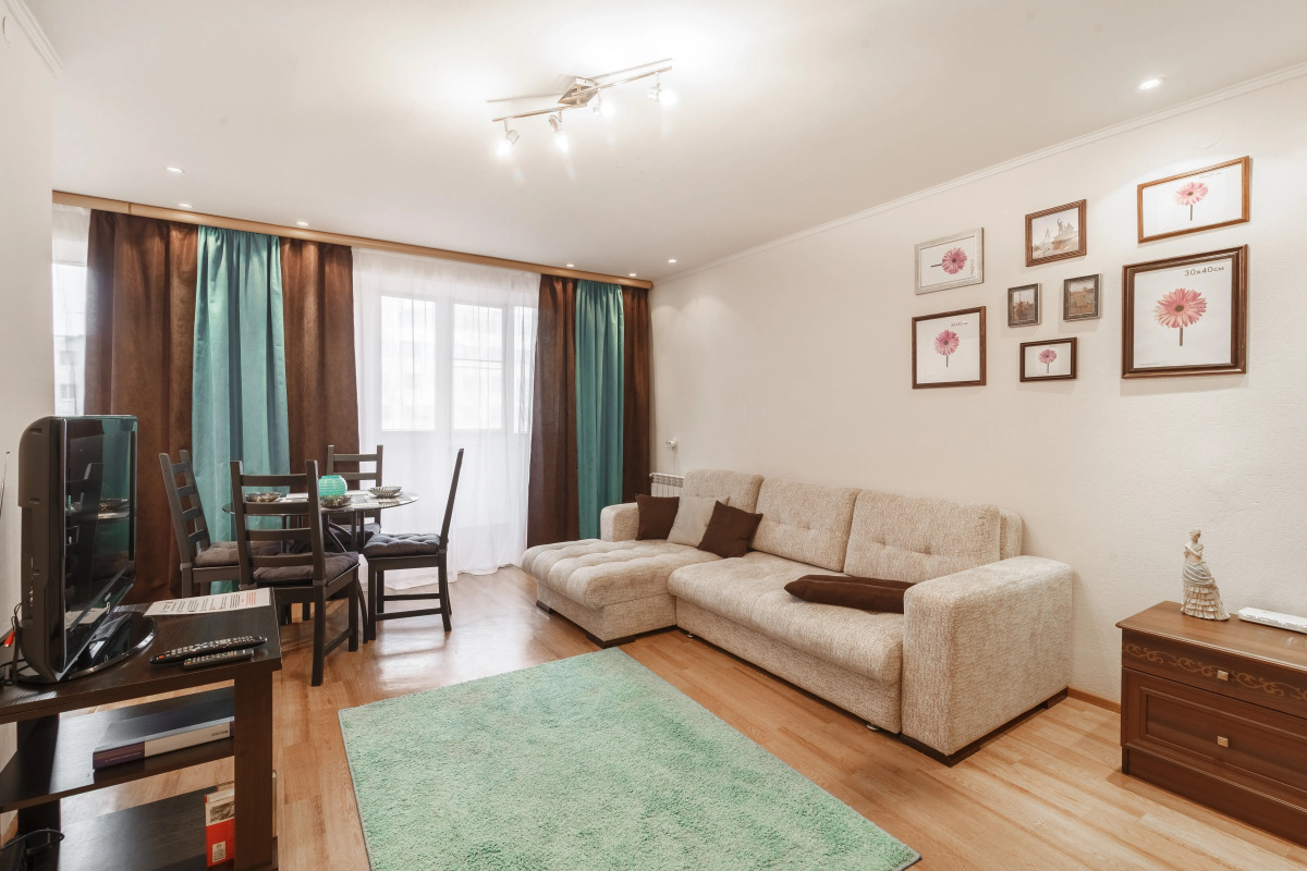 Апартаменты на Большой Покровской 73 в самом центре. Сова-Дом