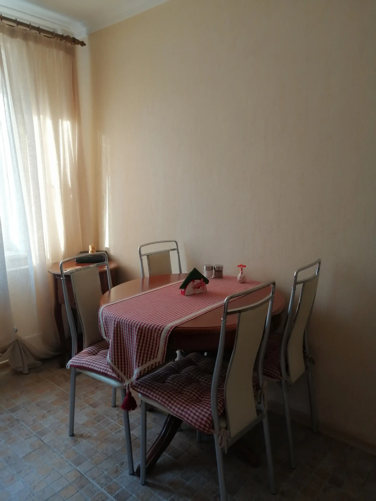 Квартира комфортная в самом центре города с приятным окружающим видом