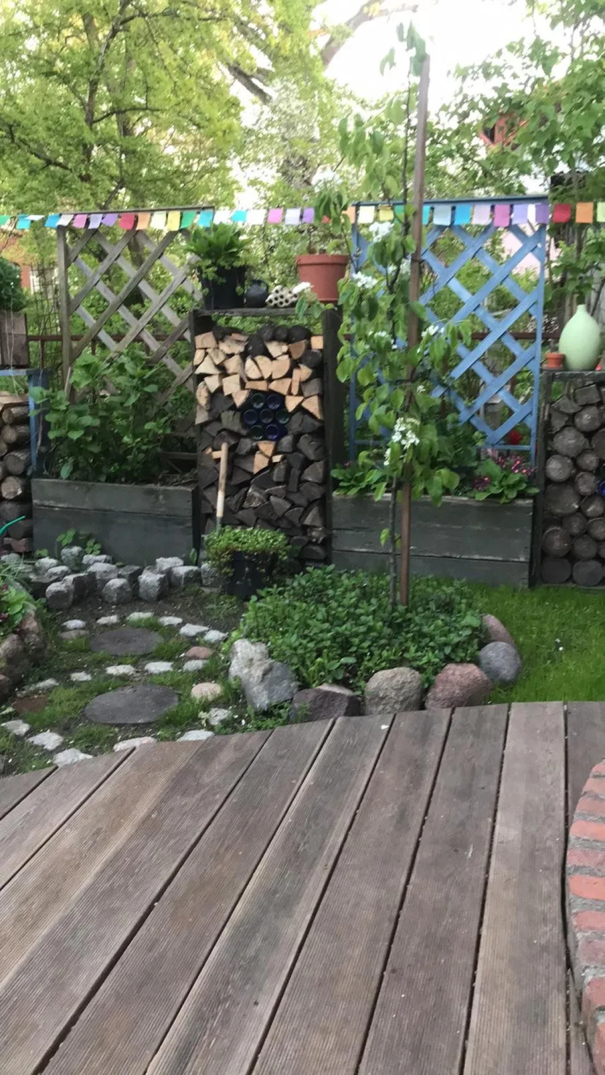 Апартаменты возле пляжа с красивым садом