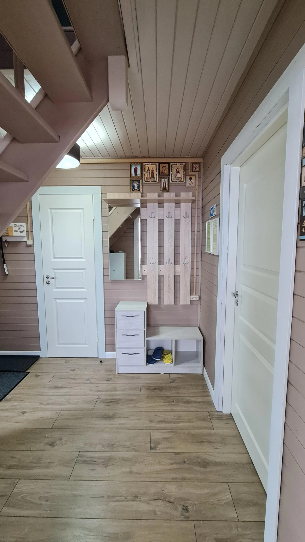 Частный Дом с Красным Залом