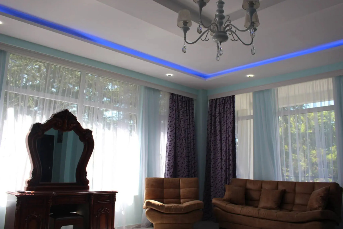 Отель Nine Brothers