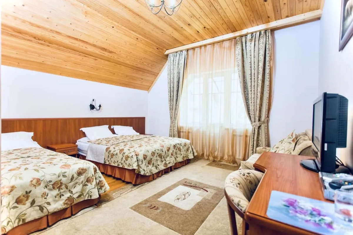 Отель Каприз