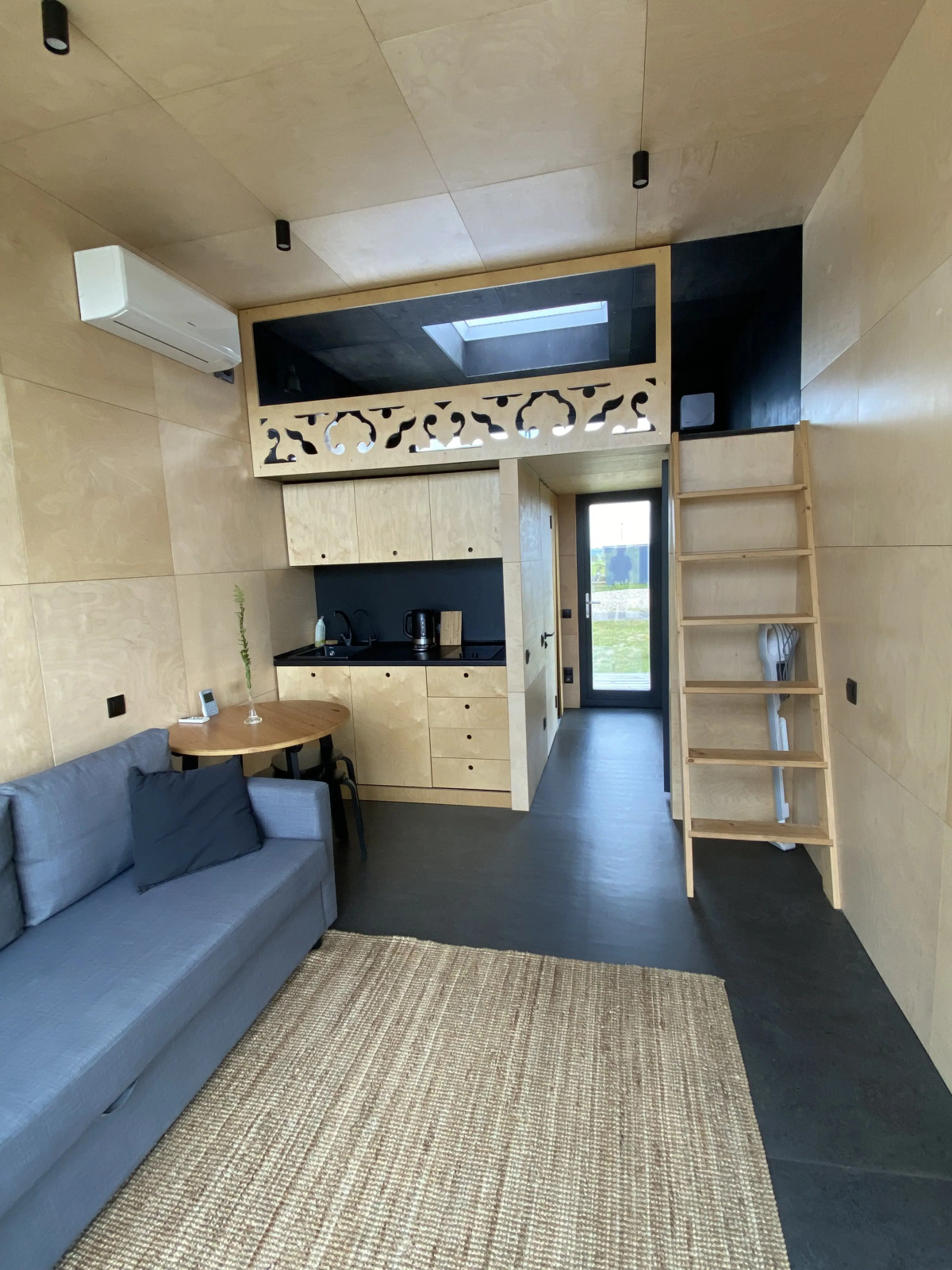 Дом Уютный с панорамными окнами