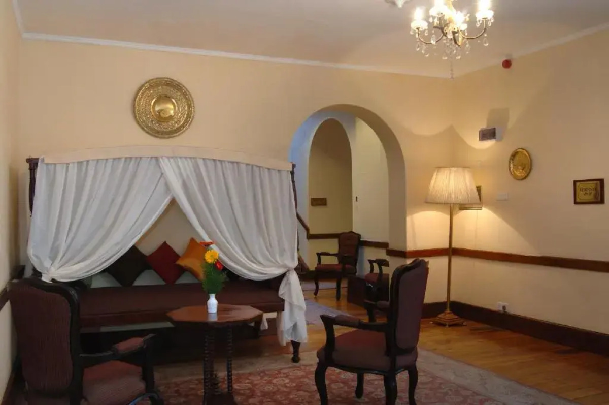 Отель Grand Hotel Nuwara Eliya