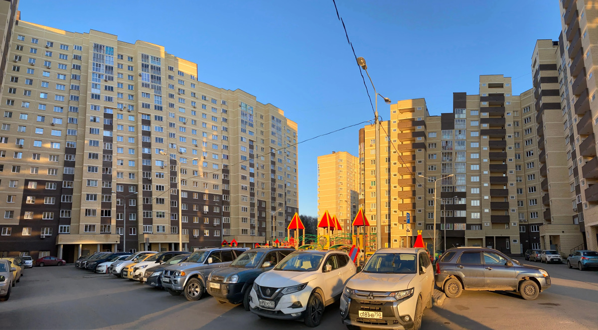 Апартаменты на улице Дмитрия Михайлова 1