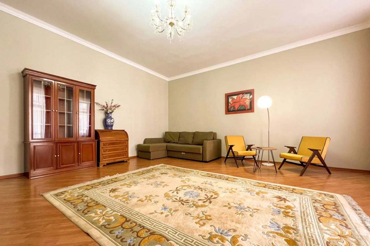 Апартаменты с балконом в самом центре города