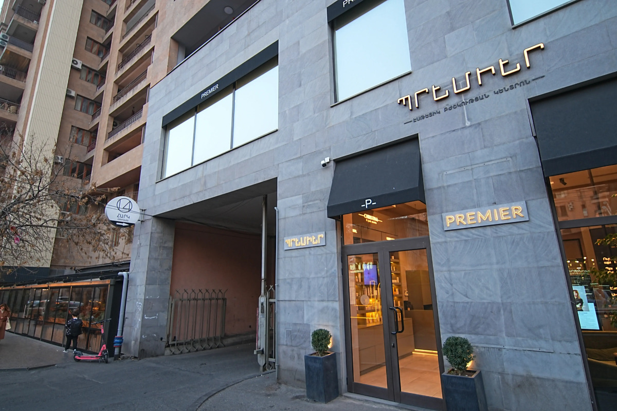 Апартаменты улучшенные в центре города от Sweet Home