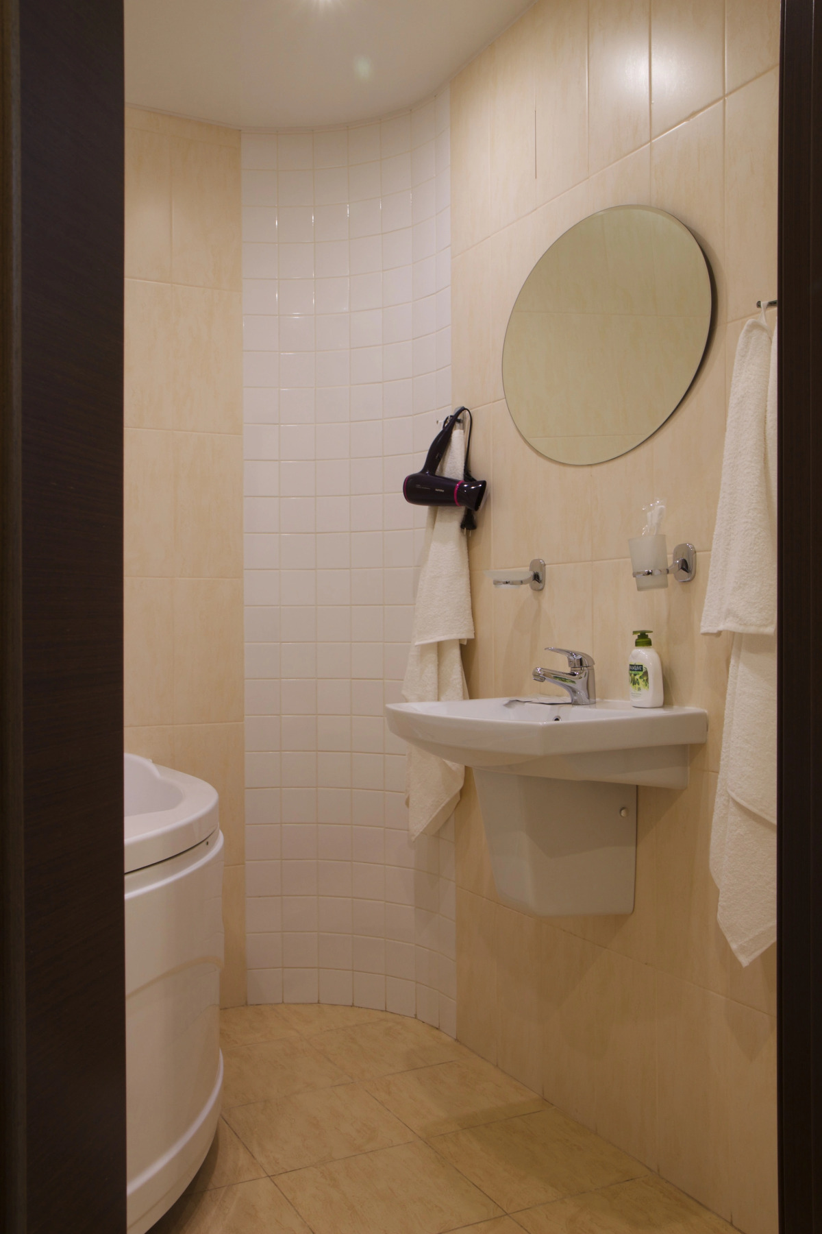 Апартаменты двухкомнатные с джакузи на Горького 1