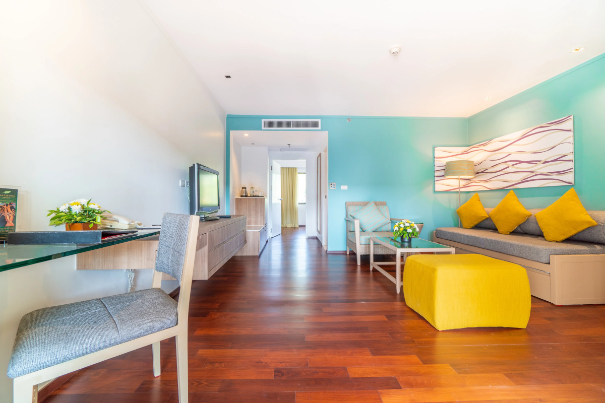 Отель Radisson Resort and Suites Phuket