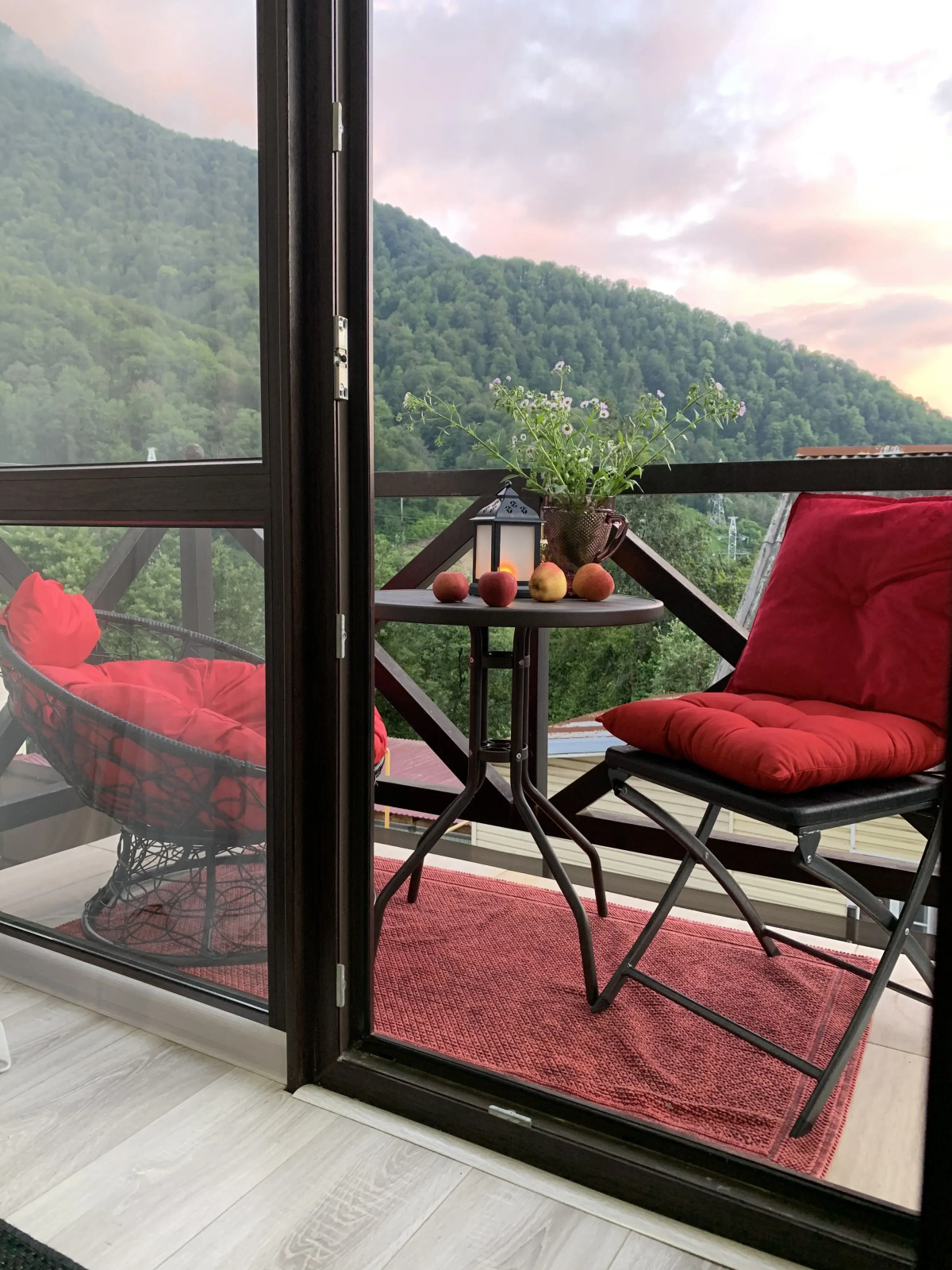 Квартира Стильная солнечная на Плотинной 2