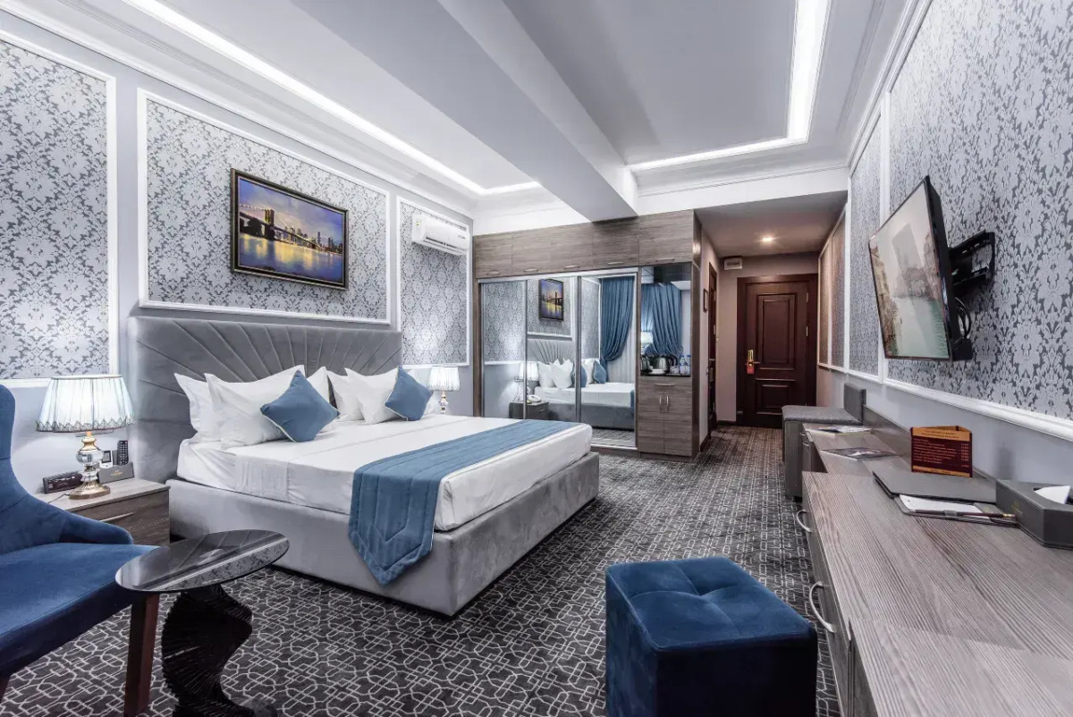 Отель Huayue Mansion