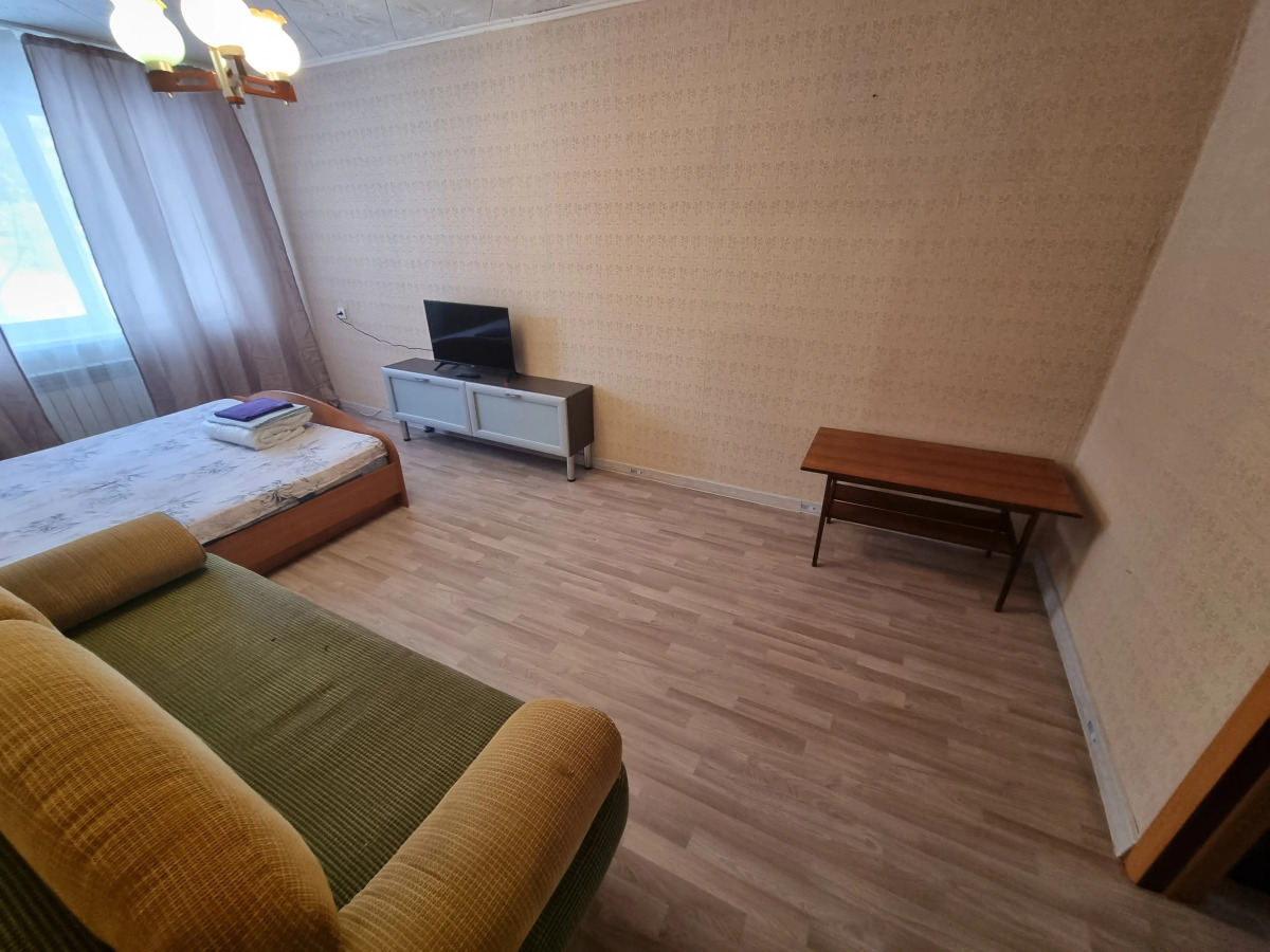 Квартира 2-комнатная квартира на Гагарина 8 линия 13