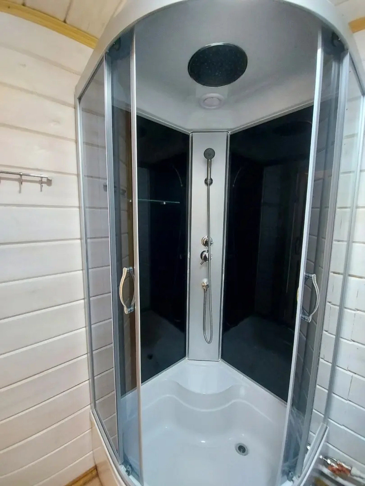 Алдартай Отель