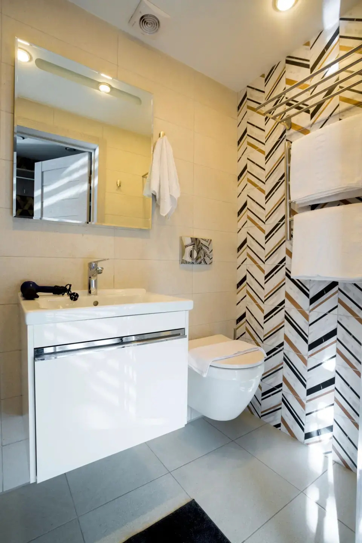 Апартаменты около площади Восстания