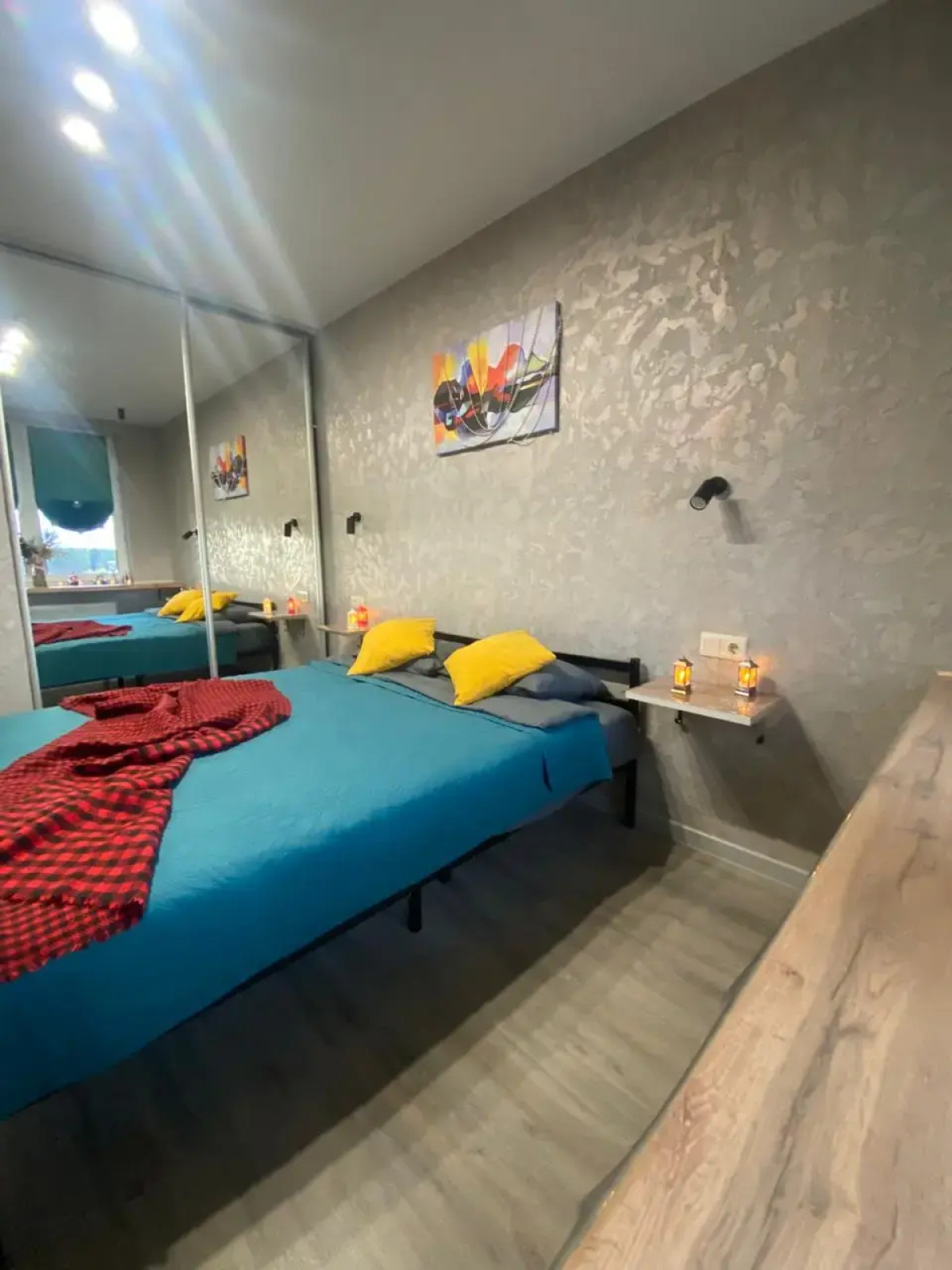 Квартира зеркало