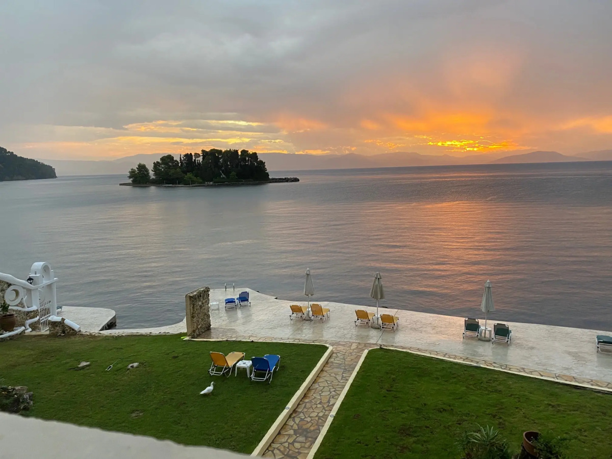 Отель Pontikonisi