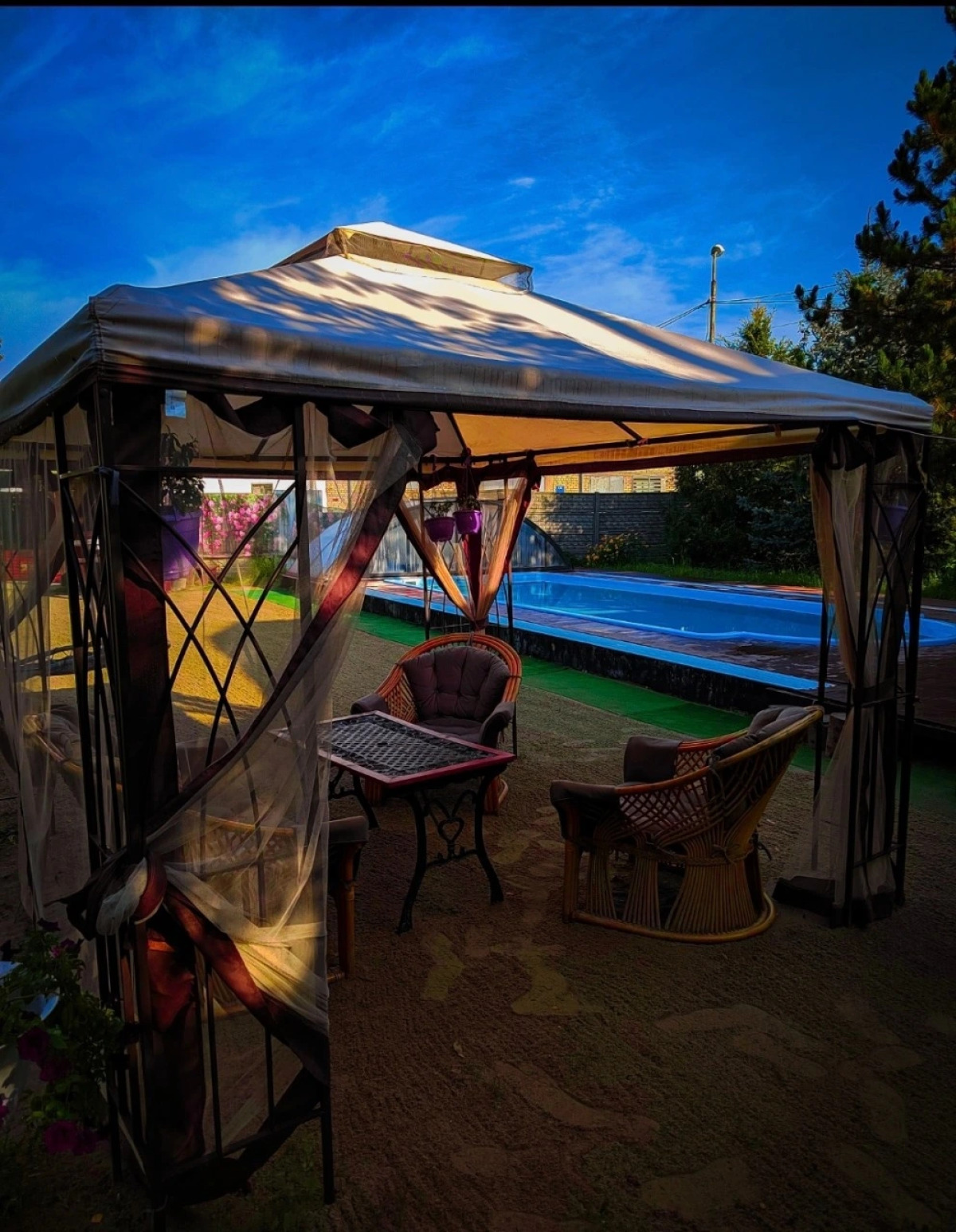 Дом для отдыха с баней и бассейном WoodRay