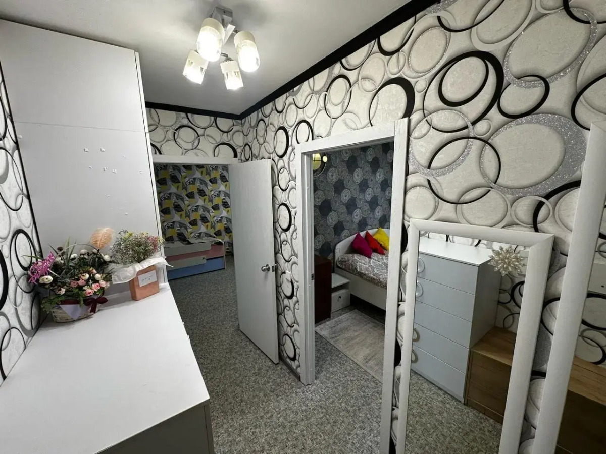 Квартира Уютная двухкомнатная 20 минут до центра