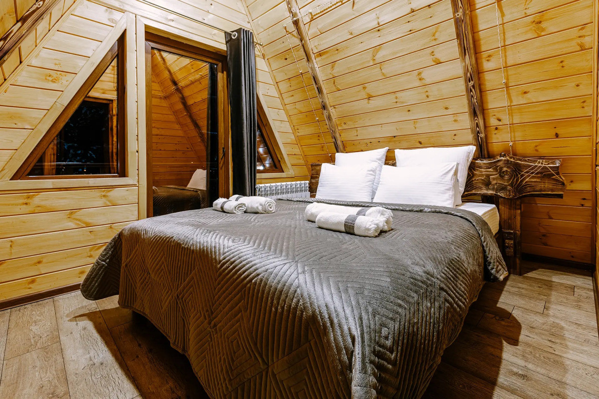 Коттедж в Лесу с Бассейном от Квартирукинг