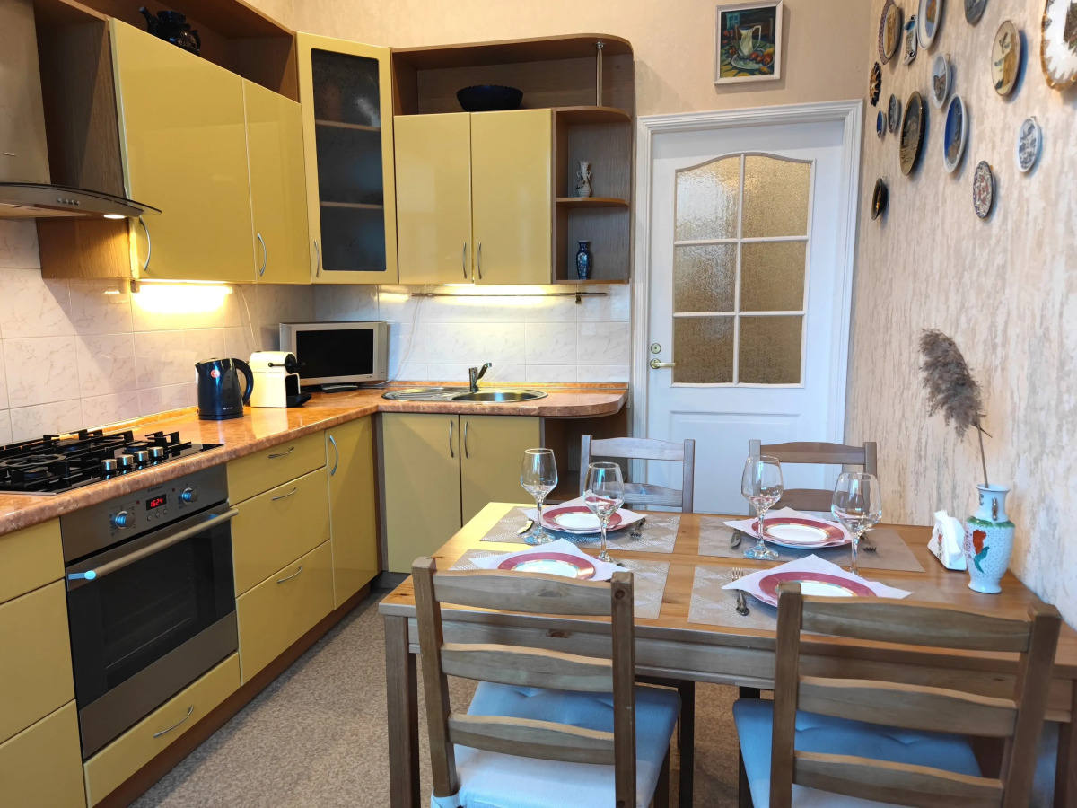 Апартаменты Камелот с шикарным видом на Невский проспект