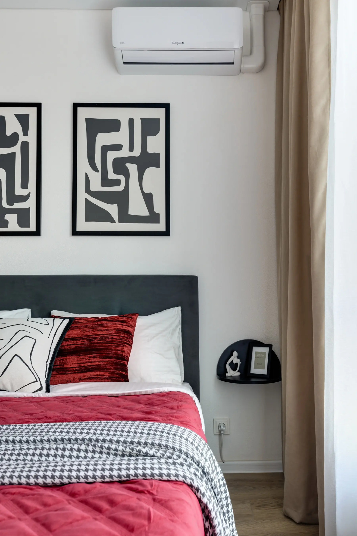 Апартаменты RED на Михайлова 30А к 2