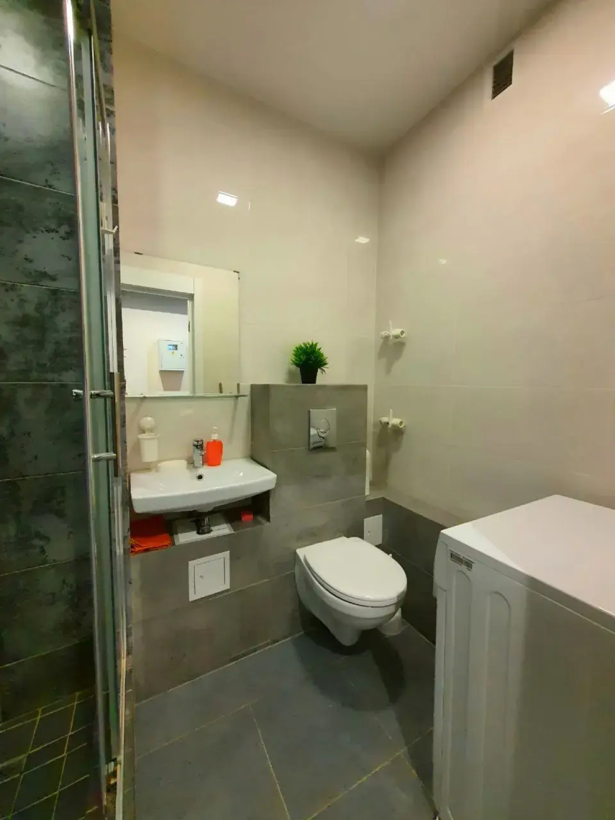 Квартира уютная студия на 203-м микрорайоне