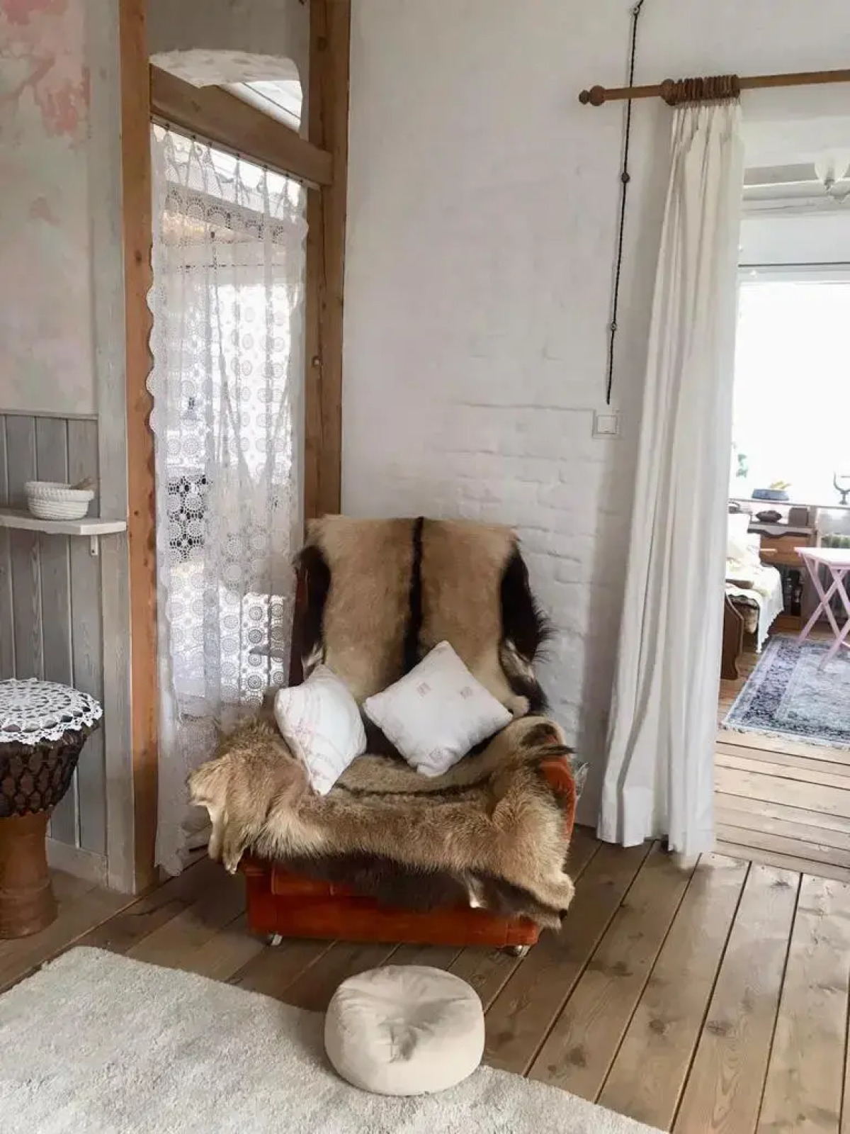 Апартаменты возле пляжа с красивым садом