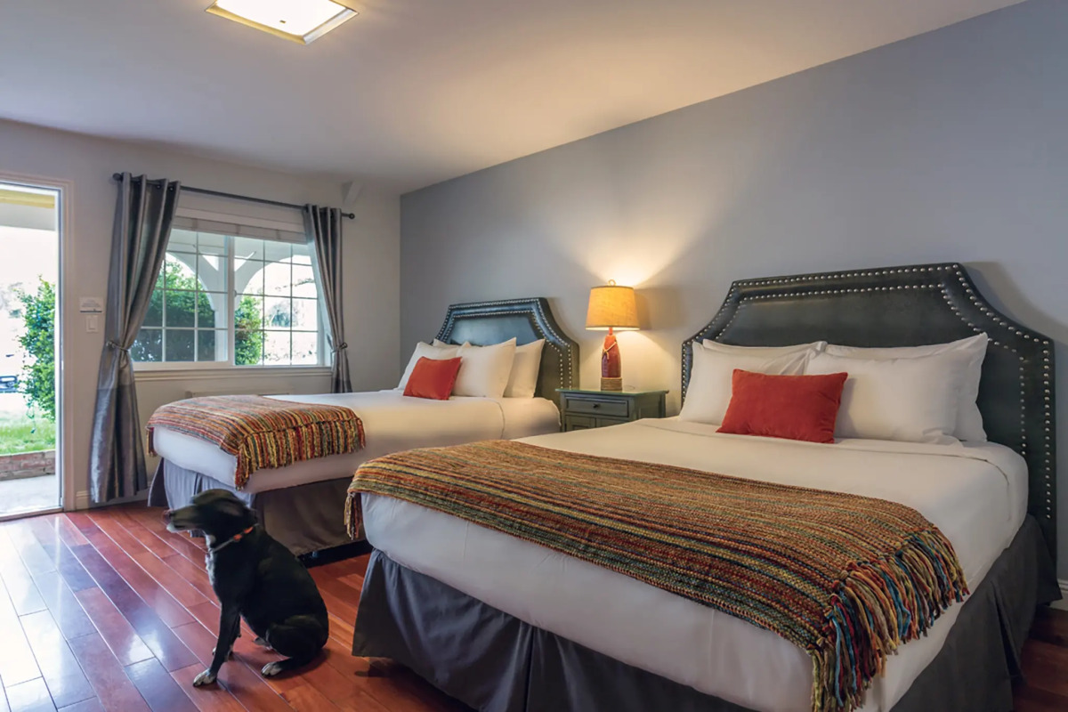 Отель The Lodge at Blue Lakes