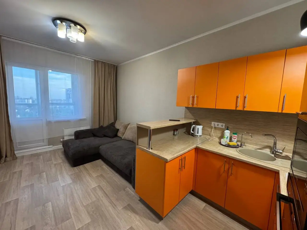 Квартира Новая однокомнатная квартира возле ТРЦ Аура