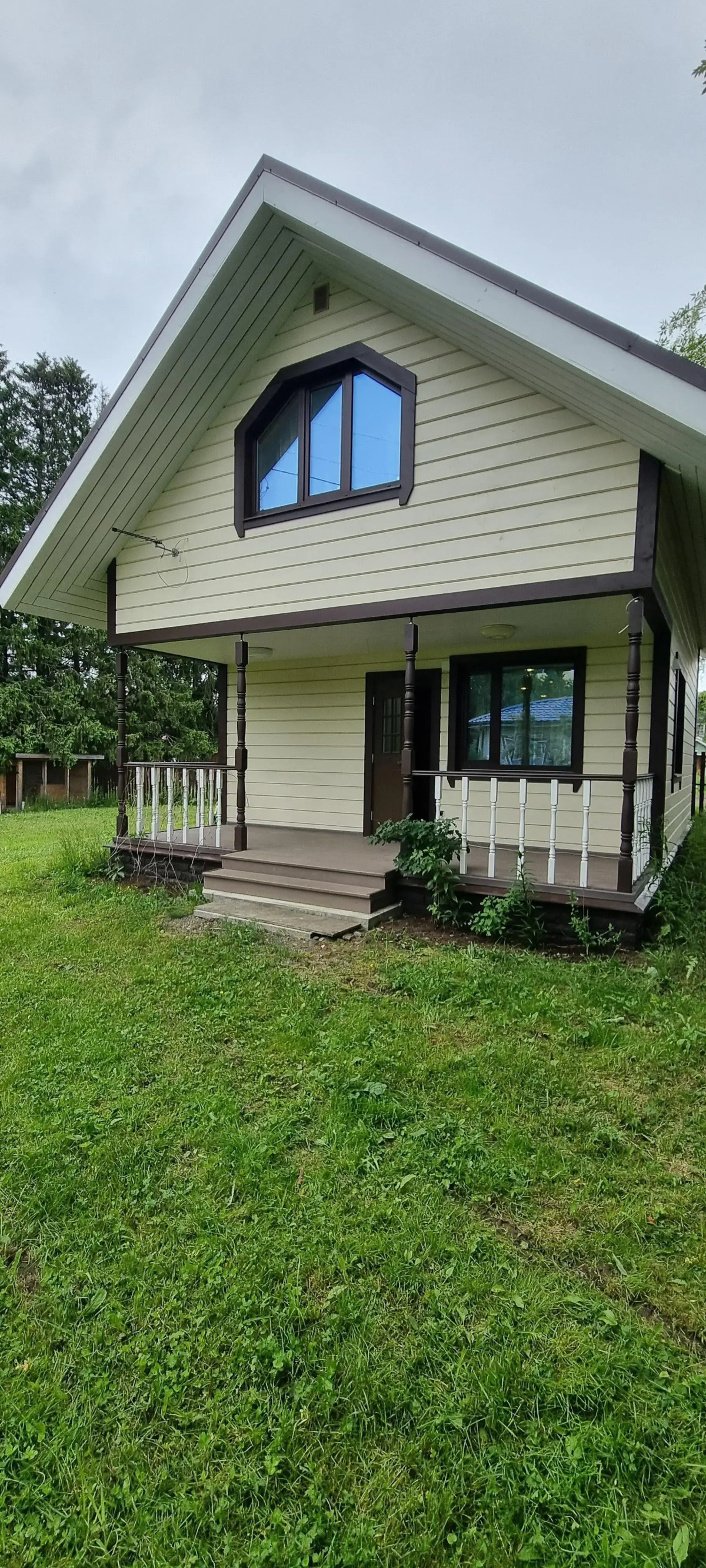 Частный дом Дом возле Ясеня