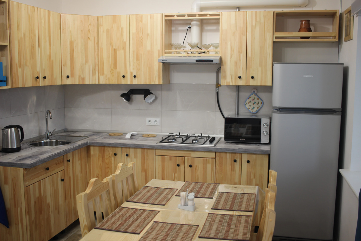 Квартира Трехкомнатная Студия Провинция